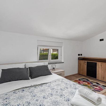 Holiday Home Sea Premantura Exterior photo