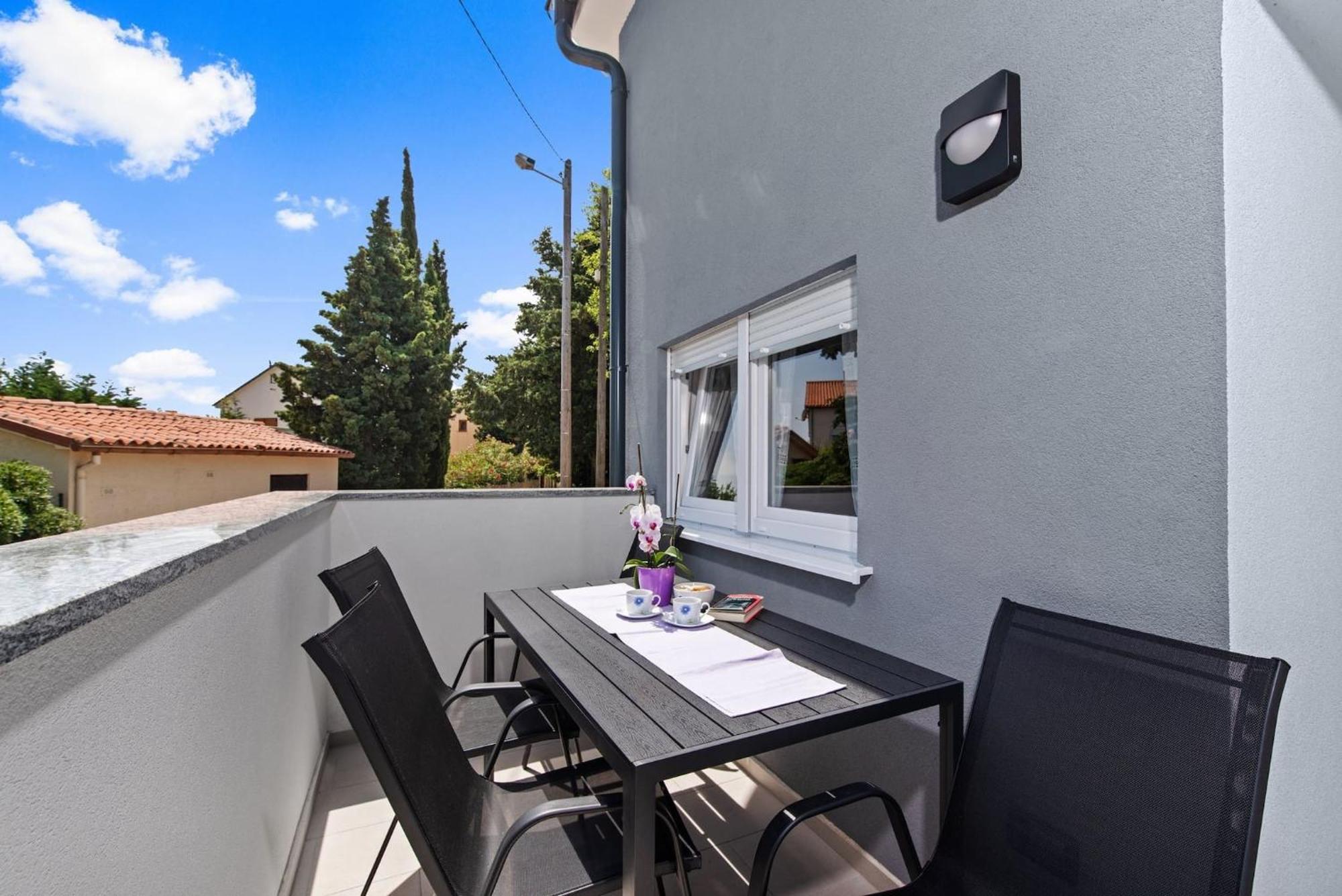 Holiday Home Sea Premantura Exterior photo